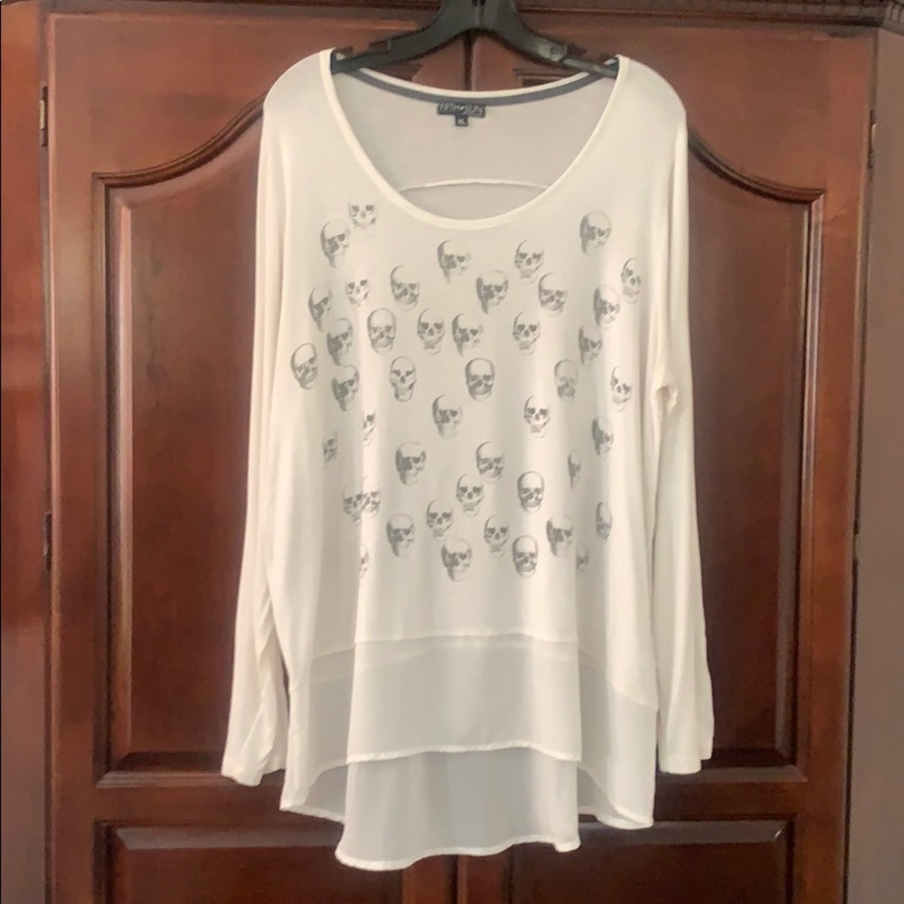 GUC Skulls and hearts top💀❤️